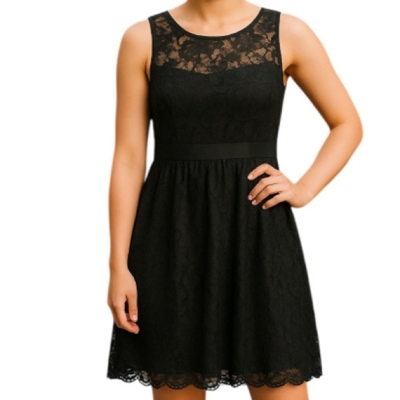 BB DAKOTA Black Floral Lace Cocktail Dress Sleeveless Box Pleat Feminine Size 14 - Picture 1 of 10